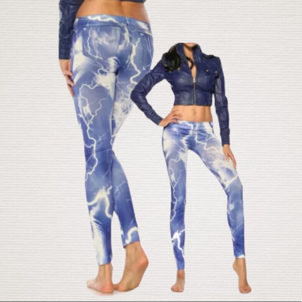 White n blue graphic fun design leggings S/M (4-6) Lightning print tie dye look